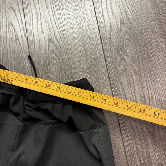 The North Face Grey Shorts Mens Medium 3M Reflective Jogging - Picture 7 of 9